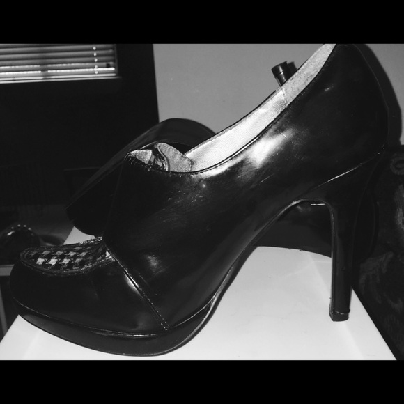 Dollhouse Checkered Loafer Heels - Size 7.5. - Picture 2 of 3